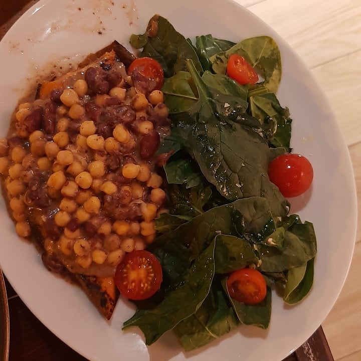 photo of Amarre Marina - Vegan food & Drinks Ensalada Moniato shared by @bets911 on  20 Sep 2022 - review