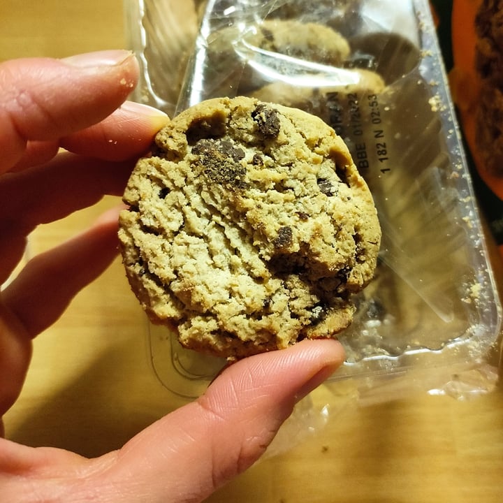 photo of Vemondo Vegan Oat Cookies Choc Chunks And Orange shared by @cinnamonmeringa on  19 Jan 2022 - review