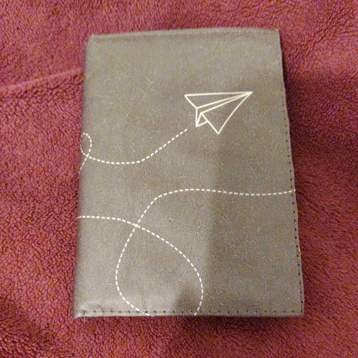 review photo of Dobra Porta Passaporte Da Dobra shared by @liz-beth on 29 Jul 2022 - review