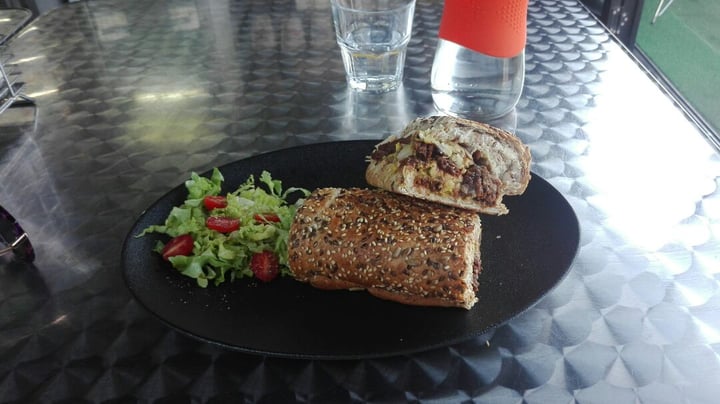photo of The Fussy Vegan Seitan Cheesesteak Sandwich shared by @mrjonnyluck on  25 Oct 2019 - review