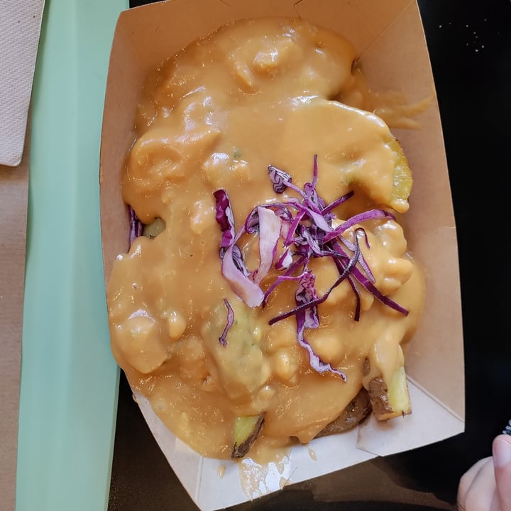 review photo of kastami'S Patatas con salsa de queso vegana shared by @ein on 20 Jan 2022 - review