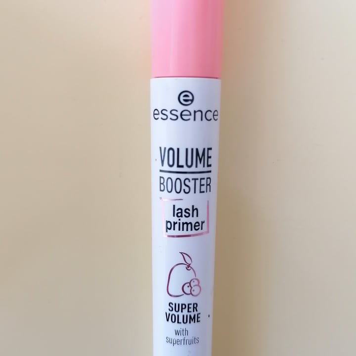 review photo of Essence Volume booster lash primer shared by @giadacstllcc on 16 Apr 2022 - review