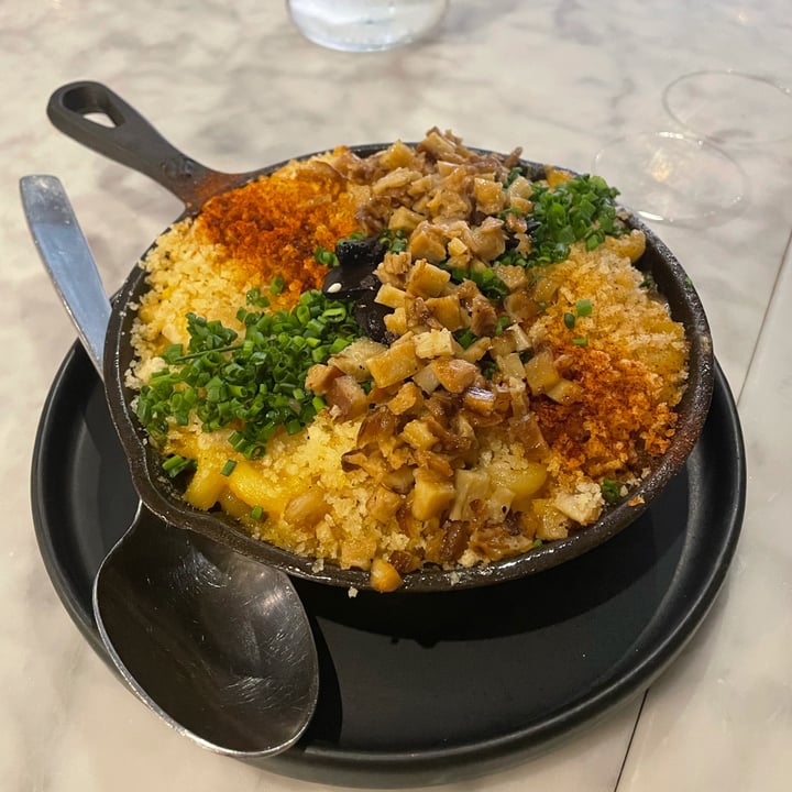 review photo of Willow Vegan Bistro Truffle Mac and “Cheese” shared by @zoeadamopoulos on 10 Oct 2021 - review