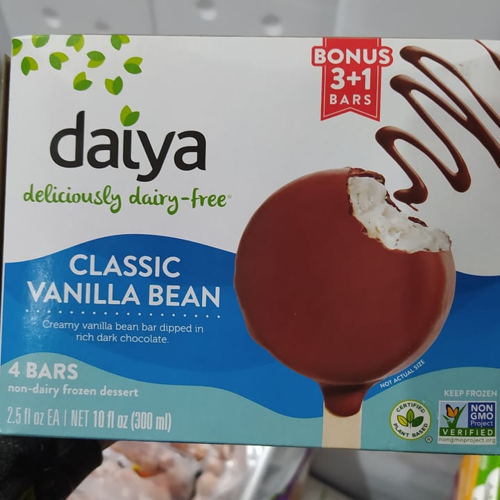 photo of Daiya Classic vanilla bean bar shared by @unaletra on  12 Oct 2021 - review