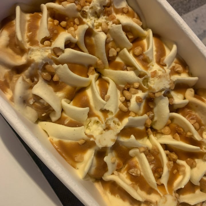 photo of Sammontana Gelato alla vaniglia variegato al caramello salato shared by @mariafrancesca on  20 May 2022 - review
