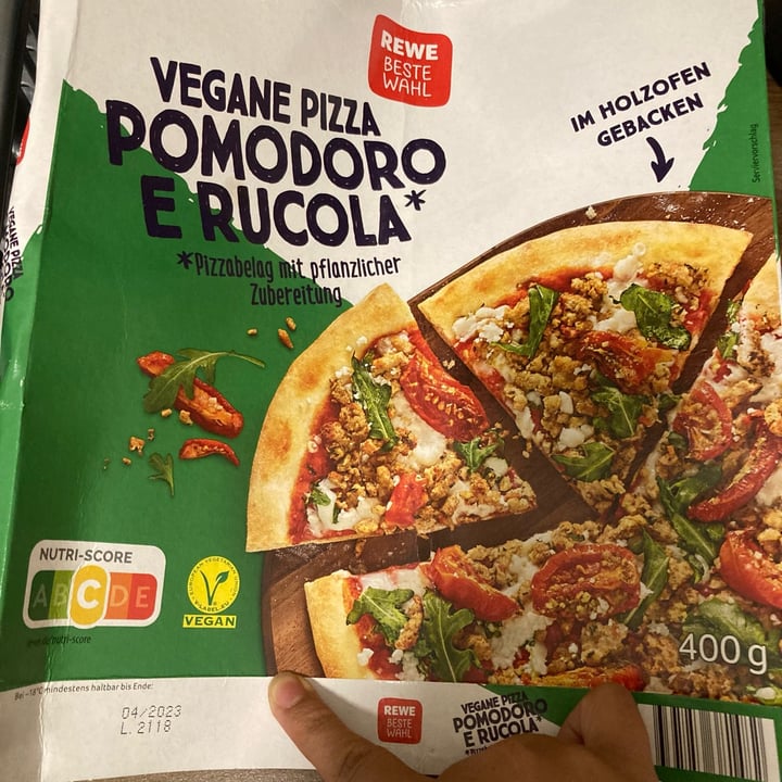 photo of REWE Beste Wahl Pizza pomodoro e rucola shared by @abi88 on  08 Jun 2022 - review