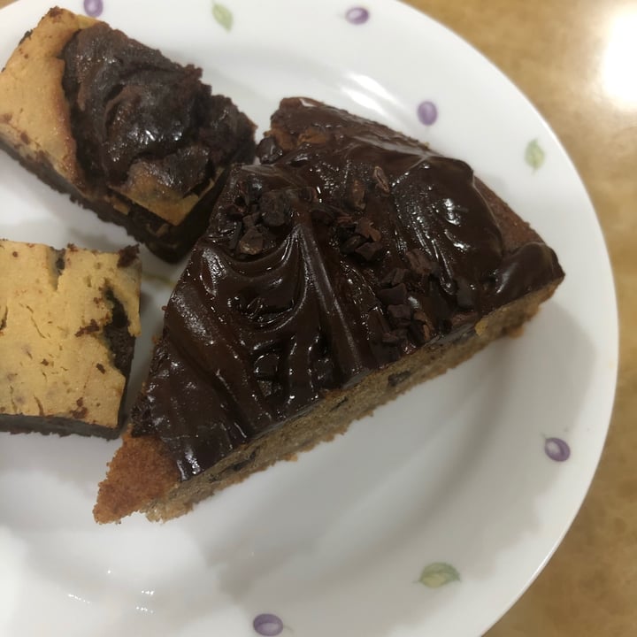 photo of WellSmoocht chocolate banana cake shared by @azrarauff on  25 Apr 2020 - review