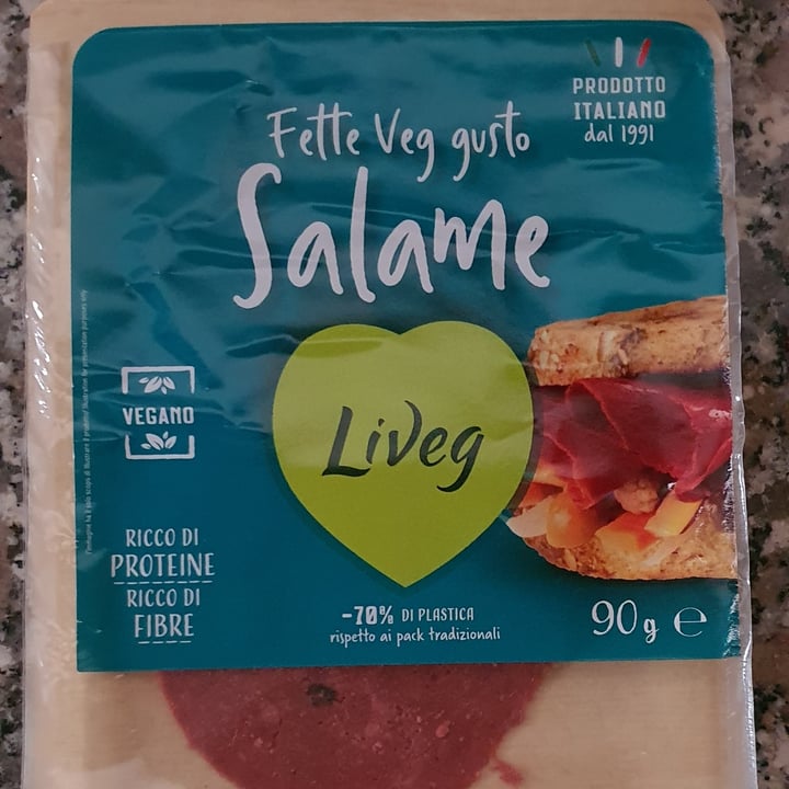 photo of Liveg Fette veg gusto salame shared by @httpgiuliadeangelis on  24 Jul 2022 - review