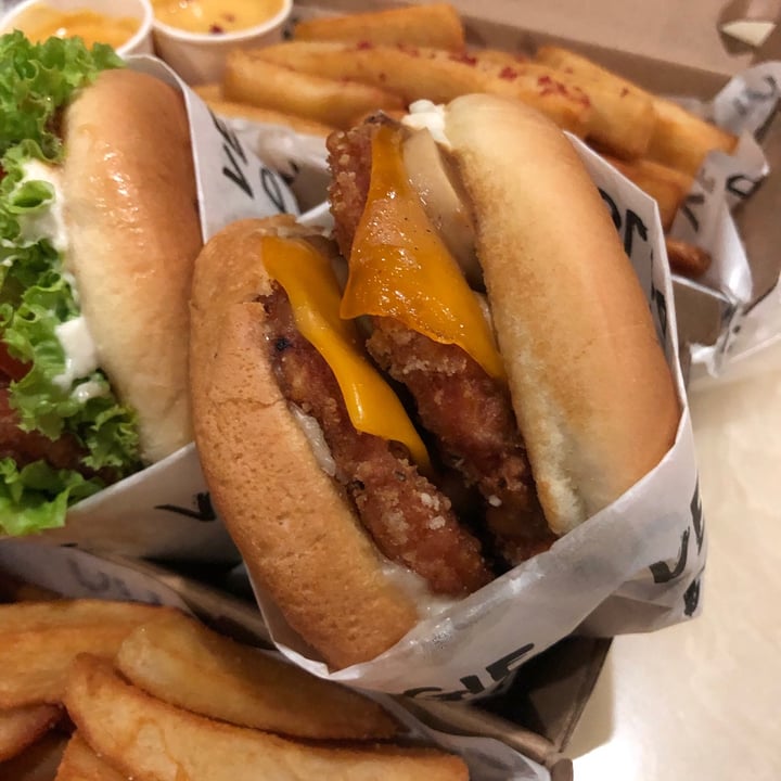 photo of Veggie Dojo Marvellous Mushroom Double Cheeseburger shared by @plantingggg on  27 Dec 2020 - review