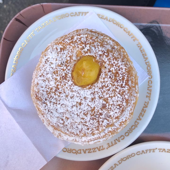 photo of Fratelli Piermattei Bombolone alla crema shared by @violettaplantbased on  10 May 2021 - review