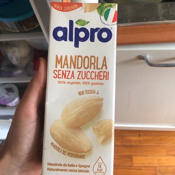 photo of Alpro Mandorla Senza Zuccheri shared by @gabbeg on  15 Apr 2022 - review