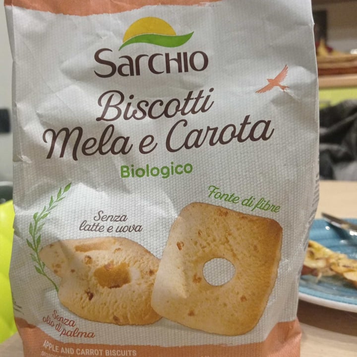 photo of Sarchio Biscotti Mela E Carote shared by @vegale15 on  11 Nov 2022 - review