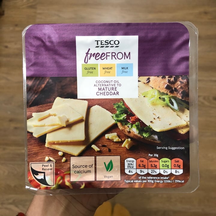 photo of Tesco Free From Coconut Oil Alternative to Mature Cheddar shared by @veganlisag on  20 Jan 2020 - review