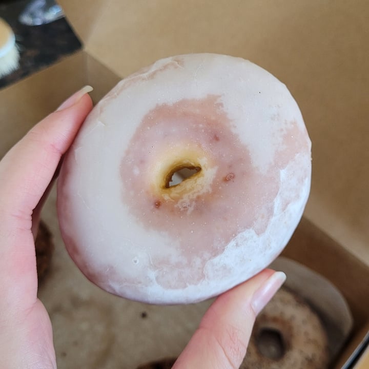 photo of Liberation Kitchen Glazed Donut shared by @yourfriendjen on  11 Oct 2022 - review
