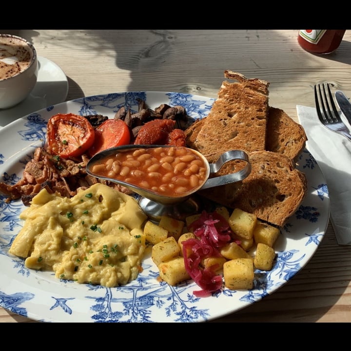 review photo of Bill's Cardiff Bay Restaurant Vegan Breakfast shared by @penny2016 on 10 May 2022 - review