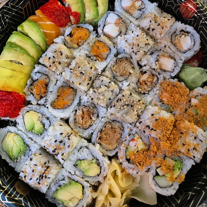 photo of Tenon Vegan Sushi Sushi platter shared by @desireebeaubien on  26 Sep 2021 - review