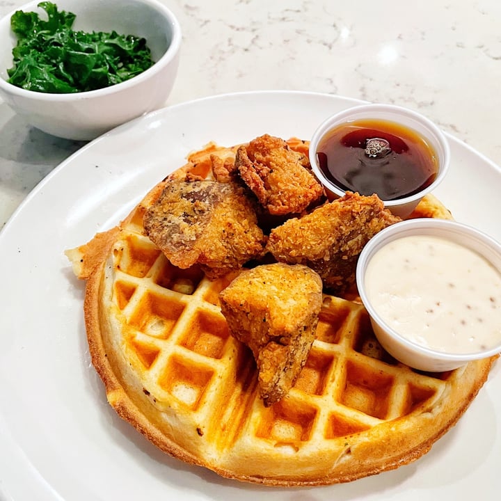 photo of Urban Vegan Kitchen Chicken-un & waffles shared by @hugemittons on  22 Aug 2021 - review
