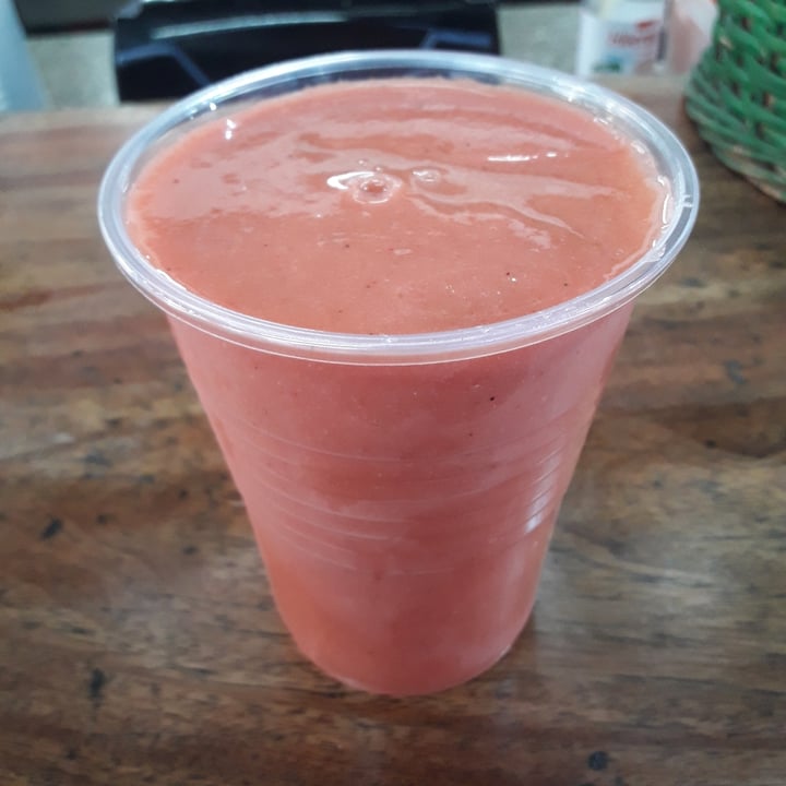 review photo of Vitajugos Licuado De 2 O Más Frutas shared by @queergael on 21 Jun 2022 - review