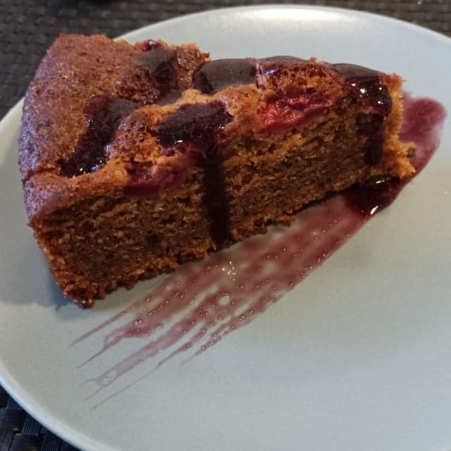 菜肴“Torta al cioccolato e ciliegie”的照片