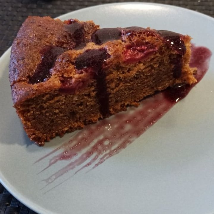 photo of Ninføød Torta al cioccolato e ciliegie shared by @greta94 on  17 Jun 2022 - review