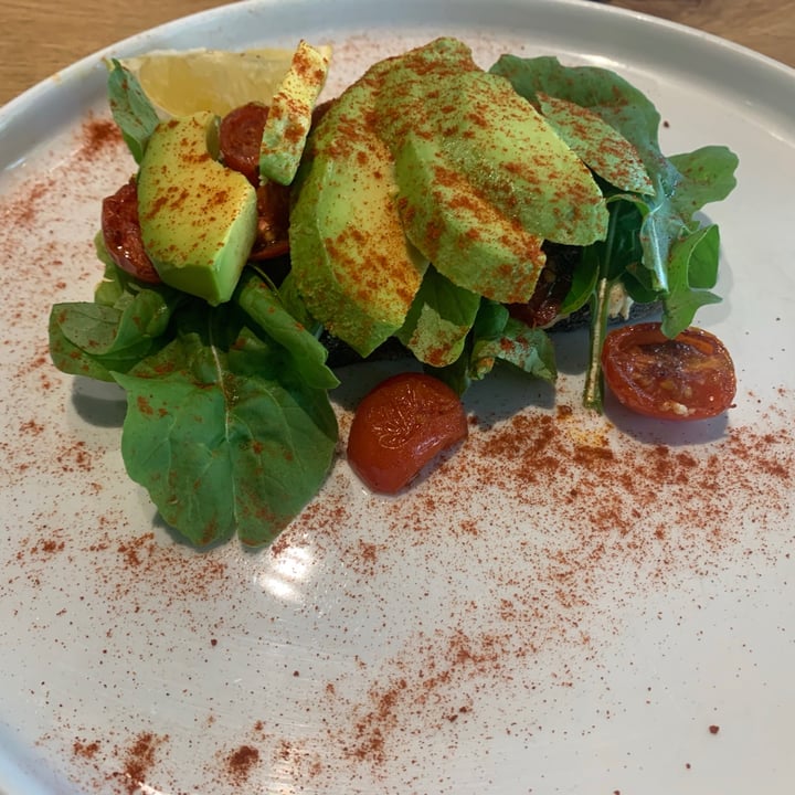 photo of Bootlegger Coffee Company Avocado and hummus on sourdough (veganized by swapping eggs for tomato and rocket) shared by @bookelly8 on  25 Jan 2021 - review