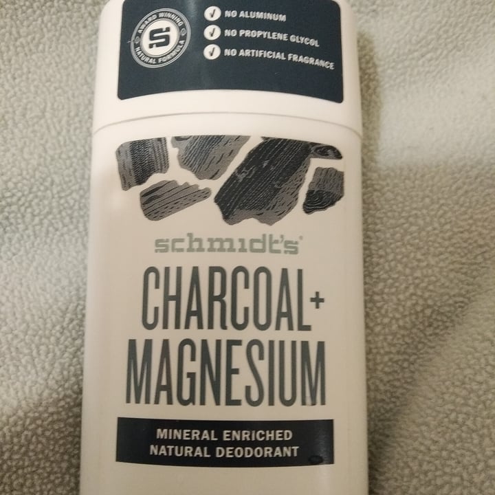 photo of Schmidt's Charcoal + Magnesium Deodorant Stick shared by @johannesburg on  01 Dec 2021 - review