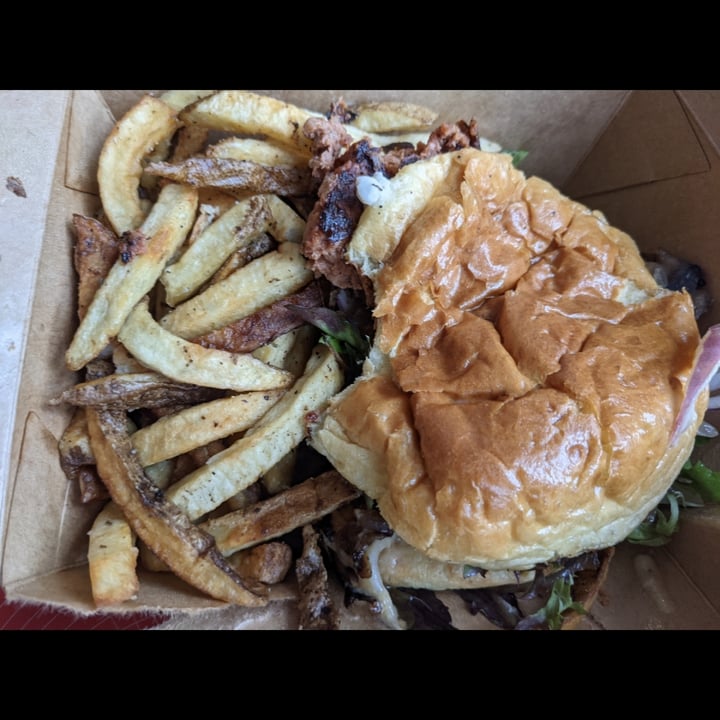 photo of Obscene vegan Burger shared by @wishes on  02 Nov 2021 - review