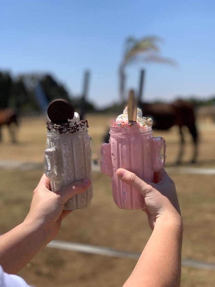 photo of Asher's Corner Cafe @ Ashers Farm Sanctuary Cookies 'n Cream Milkshake shared by @trishvanwestendorp on  29 Sep 2019 - review