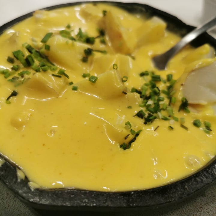photo of Vegan inc. Plaza 404 Papas Con Queso shared by @wloria on  31 Oct 2020 - review