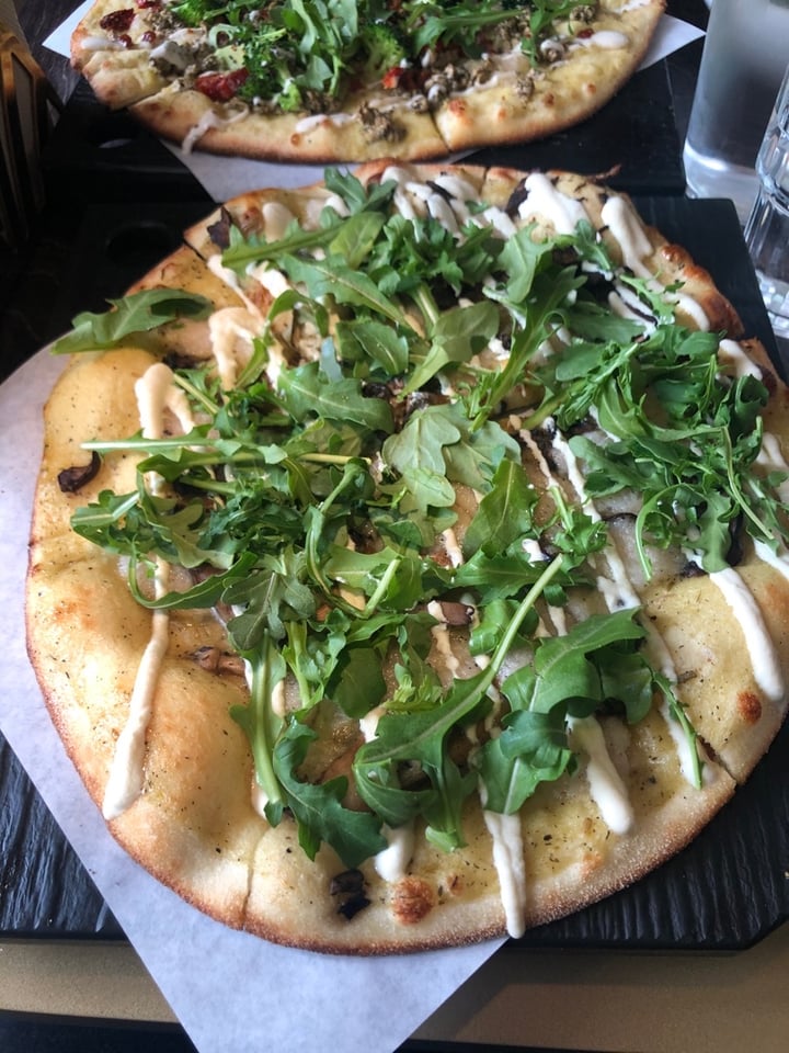 photo of Virtuous Pie Super Funghi Pizza shared by @maggiehertzberg on  26 Jan 2020 - review
