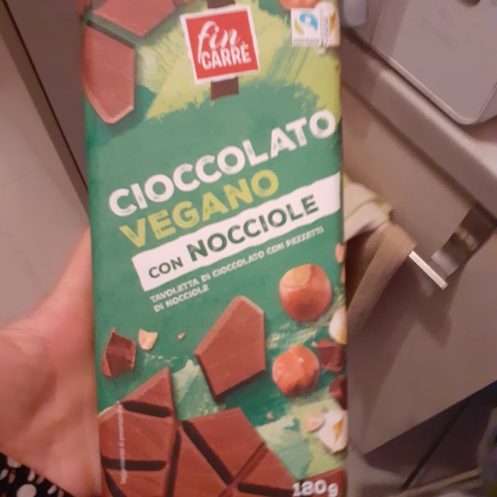 photo of Fin Carré Cioccolato vegano con nocciole shared by @maura1982 on  11 Dec 2022 - review