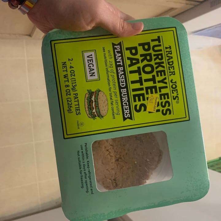 photo of Trader Joe's Turkeyless Protein Patties shared by @lbade on  23 Jul 2020 - review