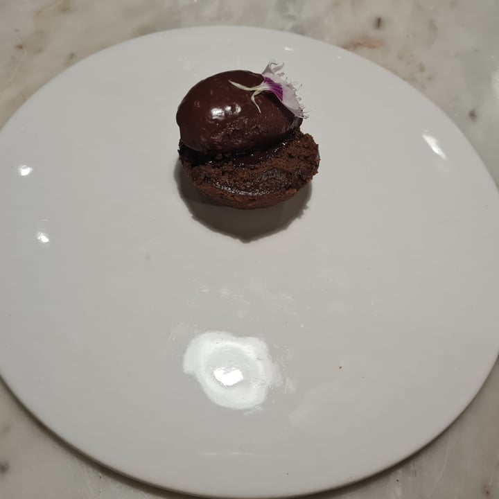 review photo of Altogether Experimental Can't Believe It's Vegan Chocolate Cake shared by @monisha15 on 11 Apr 2021 - review