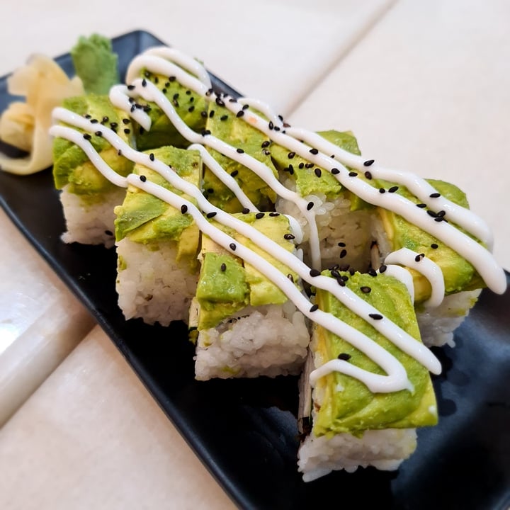 photo of Lucky Cat Avocado Maki shared by @gretchforveg on  17 Apr 2021 - review