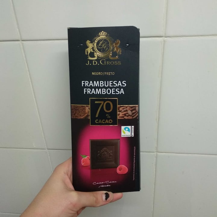 photo of J. D. Gross Chocolate con Frambuesa 70% shared by @lasonrisadeltrece on  18 Feb 2021 - review