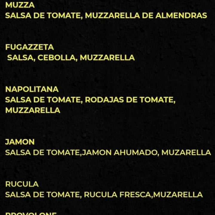 photo of El garage bar Pizza Muzzalmendra Con Jamon Y Morron shared by @luciaroveta on  15 Dec 2020 - review