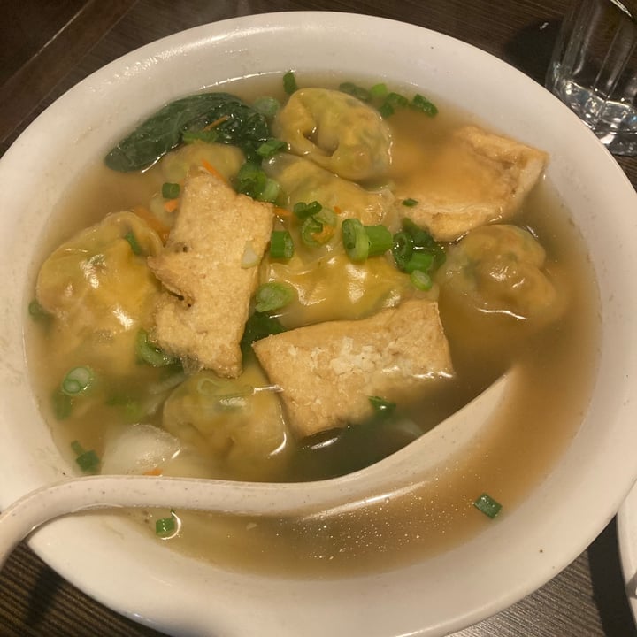 photo of Indochine Vegan Wonton soup shared by @majesticvegan on  03 Jan 2022 - review
