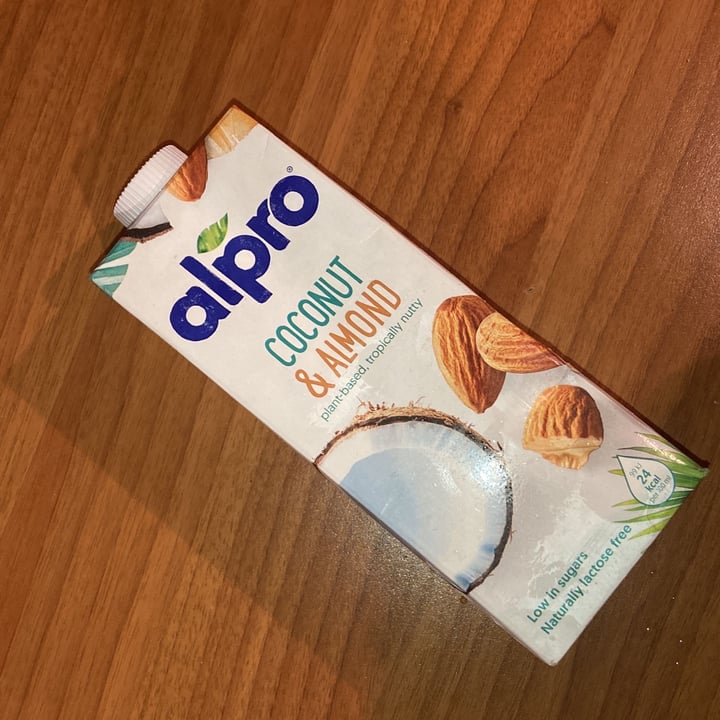 photo of Alpro Latte Cocco e Mandorla shared by @rukia on  03 Apr 2022 - review