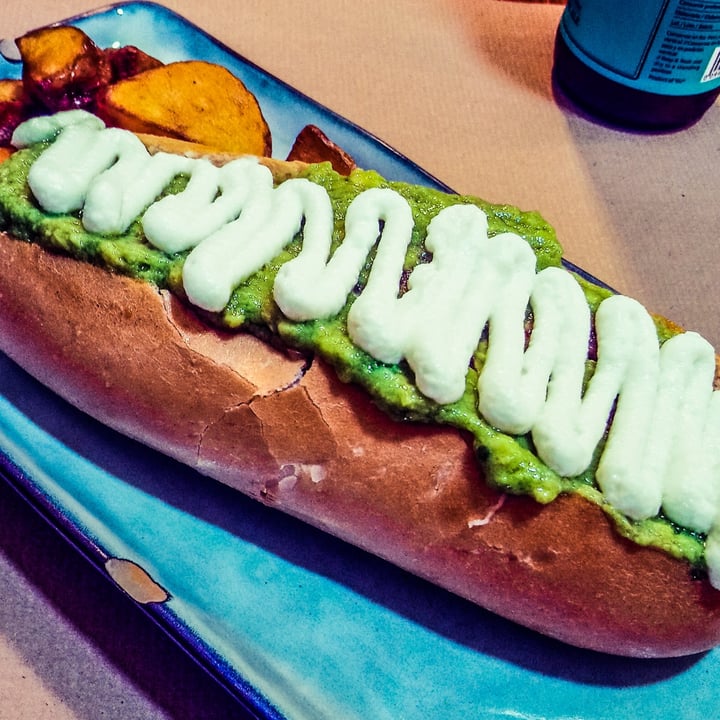 photo of Distrito Vegano Hot dog "completo chileno" shared by @florine on  14 Nov 2020 - review