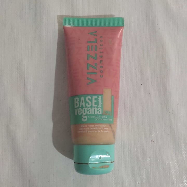 review photo of Vizzela Cosméticos Base Vegana Líquida shared by @ca230681 on 20 Apr 2022 - review
