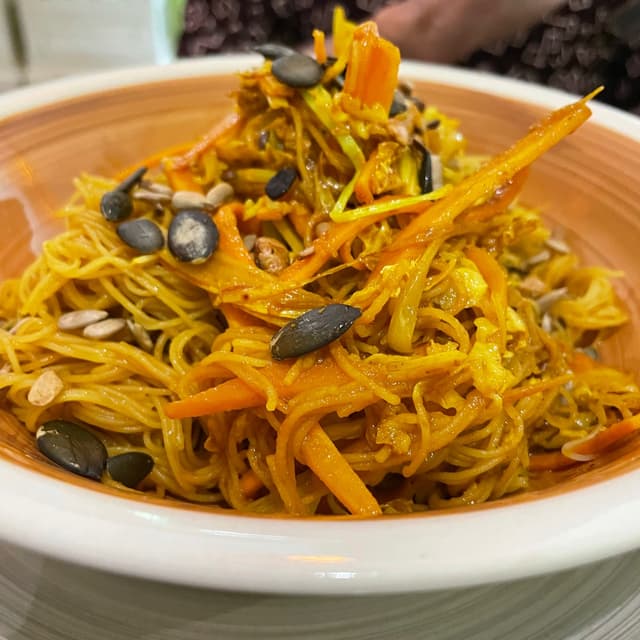 Photo of the dish “Noodles Di Riso Con Verdure Di Stagione E Semi”