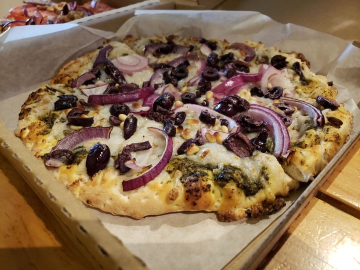 review photo of Red Tomato Pizza House Pesto pine nut pizza shared by @selena on 17 Nov 2018 - review