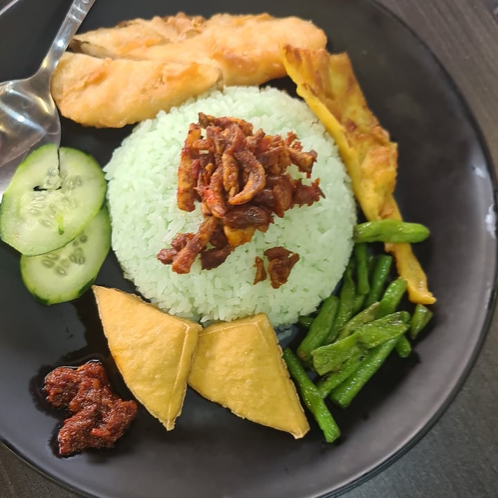 photo of Makan Vegan Geylang Nasi Lemak Set shared by @notjannie on  26 Nov 2022 - review