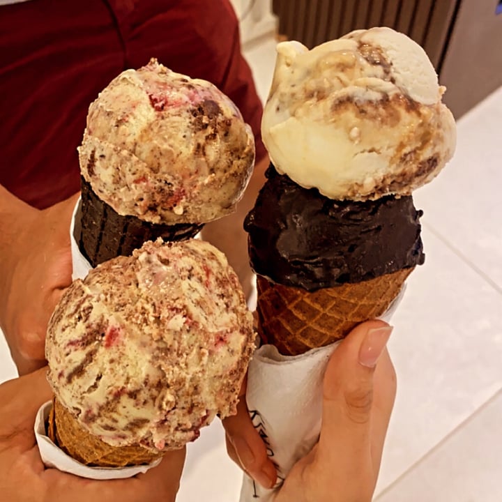 review photo of Kind Kones 4 Scoops Mix Flavours shared by @vedika11 on 25 Jun 2021 - review