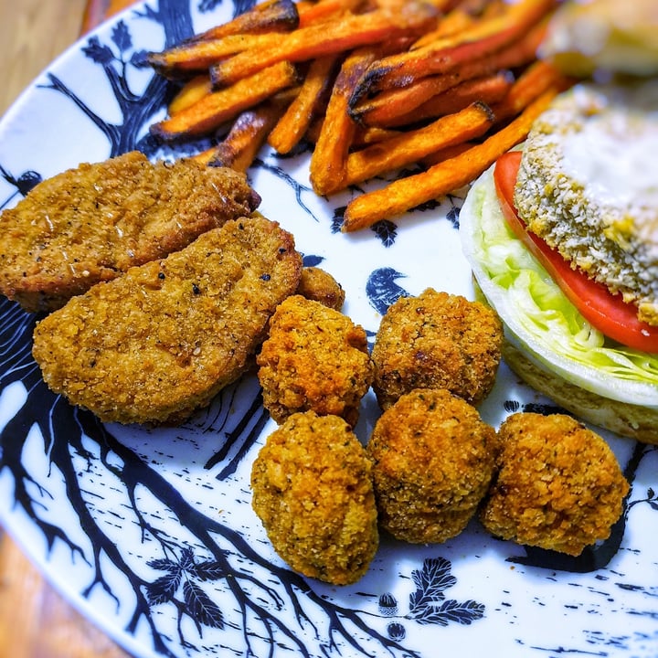 review photo of Linda McCartney's Vegetarian Chicken bucket shared by @accountinactive on 03 Jun 2020 - review