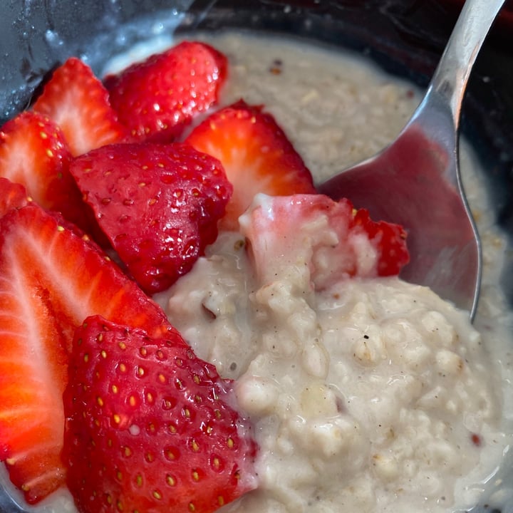 review photo of think! Instant Oatmeal- Protein + Fiber (Madagascar Vanilla) shared by @alejaduquev on 21 Jul 2021 - review