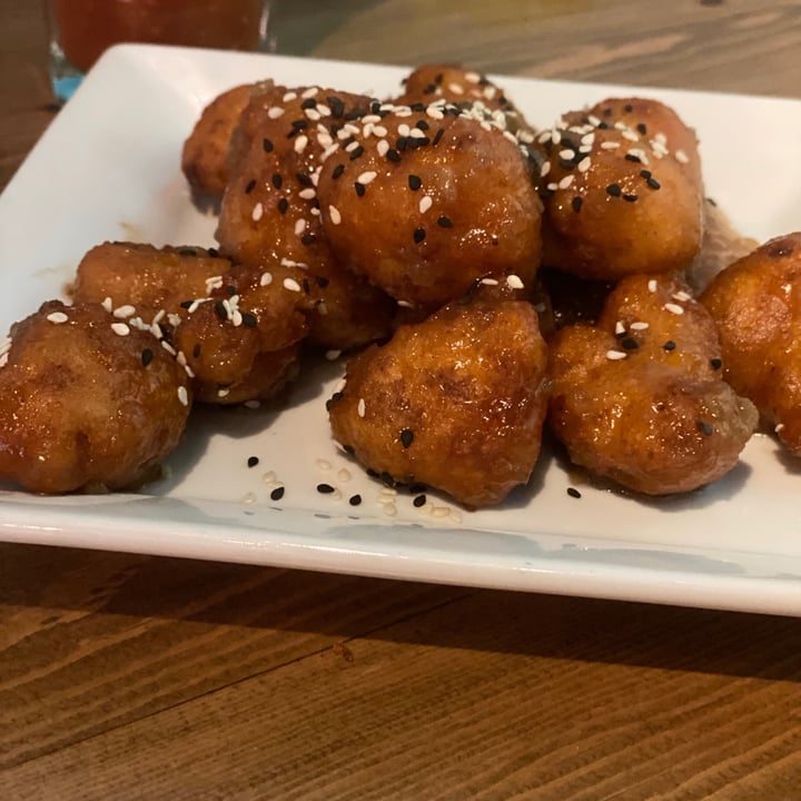 photo of Bravocados Agave Garlic Cauliflower Wings shared by @veganmika on  18 Mar 2021 - review