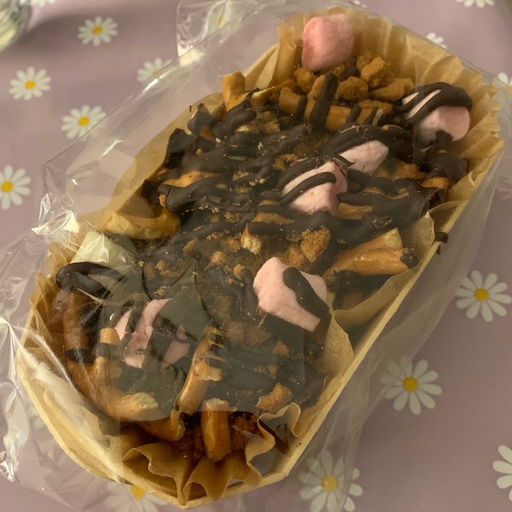 photo of Mildreds Kings Cross Rocky Road Brownie shared by @catstronaut on  13 Apr 2021 - review