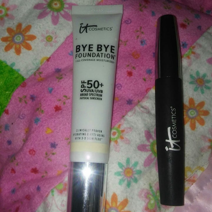 photo of IT Cosmetics Bye Bye foundation shared by @veganmamabear on  31 Aug 2020 - review