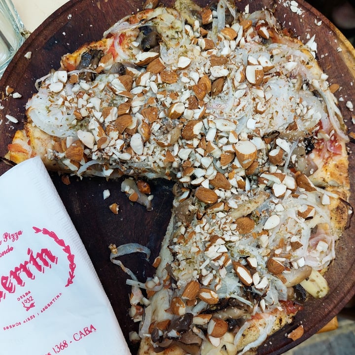 photo of Pizzería Güerrin Pizza Vegana de Champiñones shared by @camivaleff on  20 Dec 2021 - review